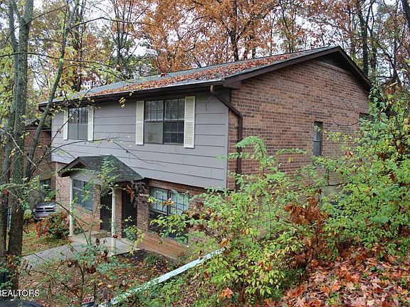 2nd image of 5736 Woodleaf Dr