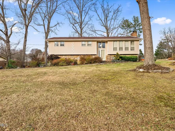 325 Crossfield Dr, Knoxville, TN 37920