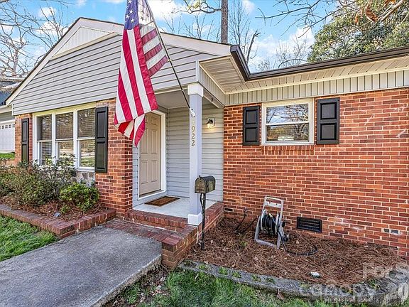 2nd image of 4922 Valley Stream Rd