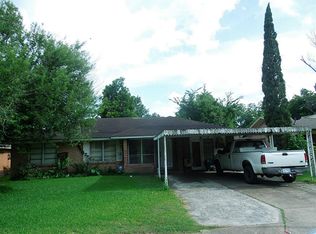 626 E Spreading Oak Dr, Houston, TX 77076