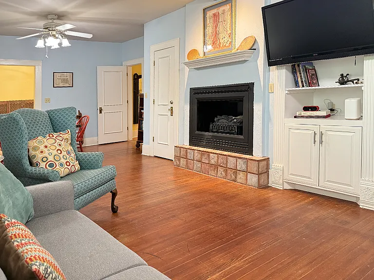 325 W Tonhawa St — Photo 6