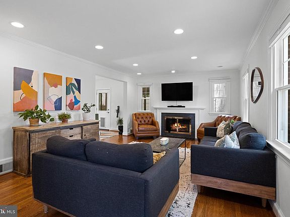 3rd image of 6119 Washington Blvd