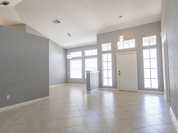 2nd image of 3215 SE Pinto St