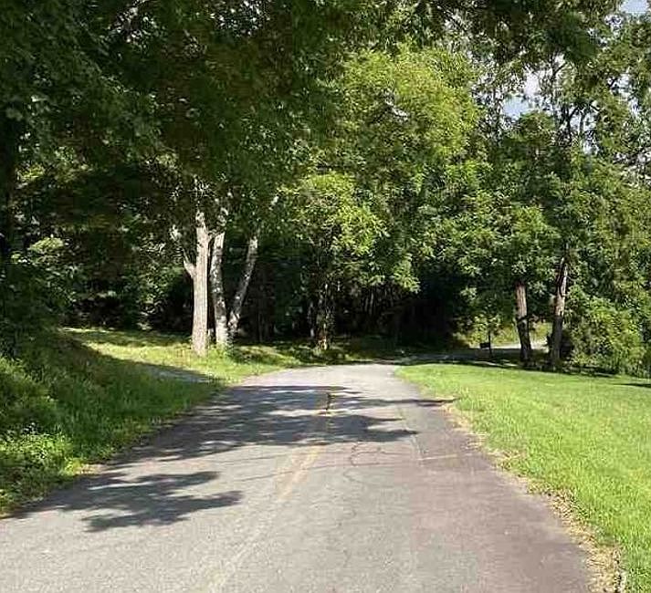 Exterior Neighborhood (street photo)