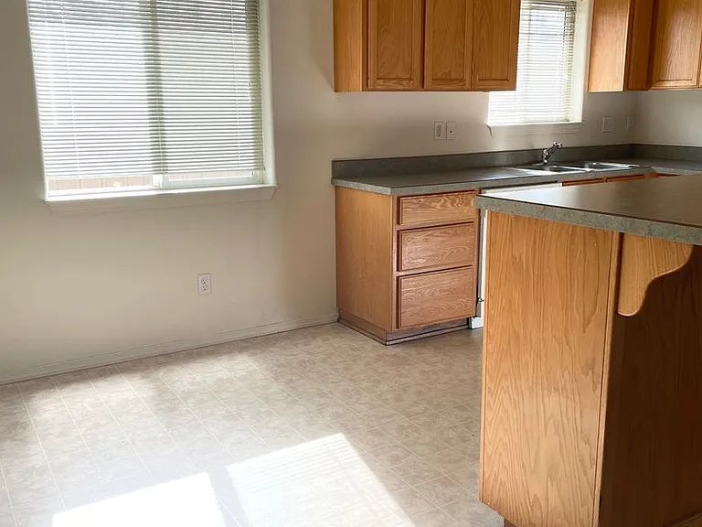 238 Berrydale Ave — Photo 3