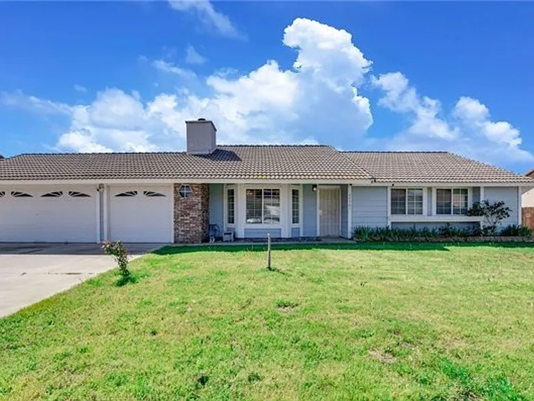 22301 Osprey Ct — Photo 1