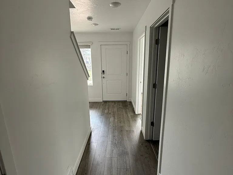 97 N Monitor Row — Photo 10