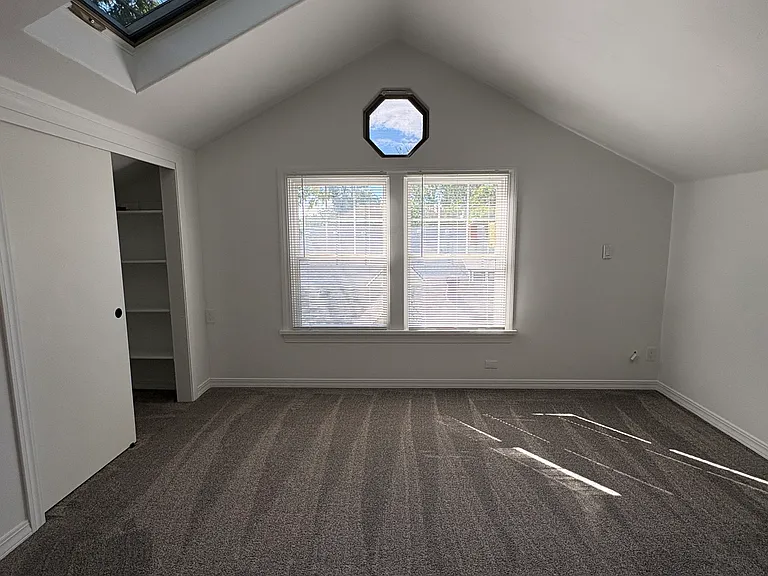 1008 W Hays St #1006-1 — Photo 10