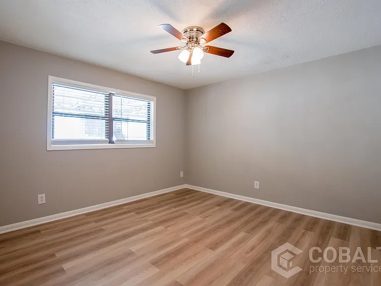 886 Saint Charles Ave NE #2 — Photo 9