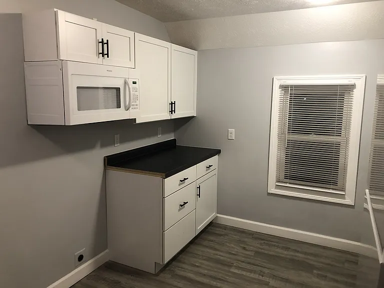 807 S Center St #B — Photo 2