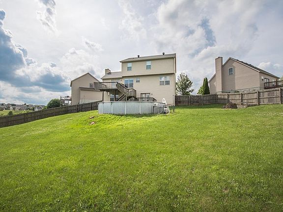 4th image of 829 Aster Ct