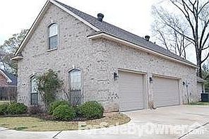 3 CAR : 3 CAR GARAGE - 10FT. DOOR / 18FT. DOOR.