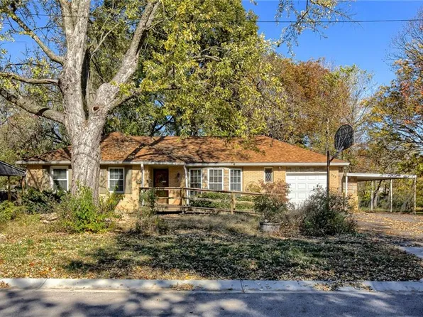 548 W Cedar St, Olathe, KS 66061