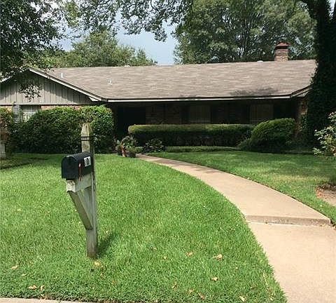 4th image of 808 Cedar Crest Ln