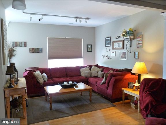 5th image of 129 Hudson Dr