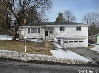 204 Ridgecrest Rd, Syracuse, NY 13214