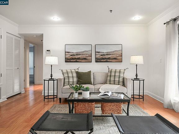 3rd image of 2550 Oak Rd APT 108