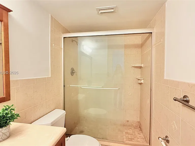 1302 NE 191st St #A118 — Photo 22