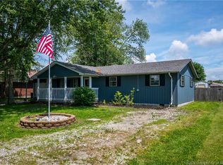 114 E Lovers Ln, Scottsburg, IN 47170