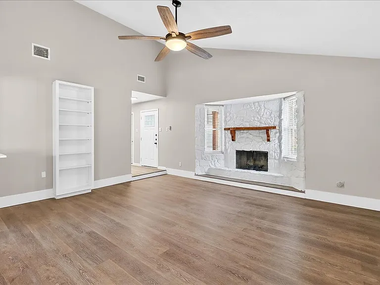 11613 Cripple Creek Dr — Photo 6
