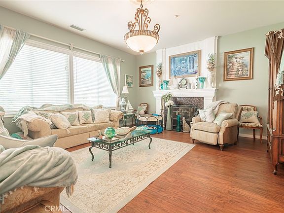 5th image of 1045 Inverlochy Dr