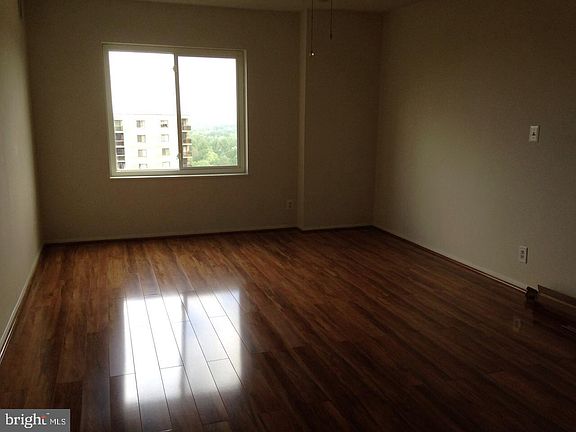 3rd image of 8350 Greensboro Dr APT 908