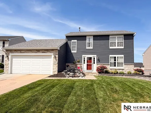 15976 S St, Omaha, NE 68135