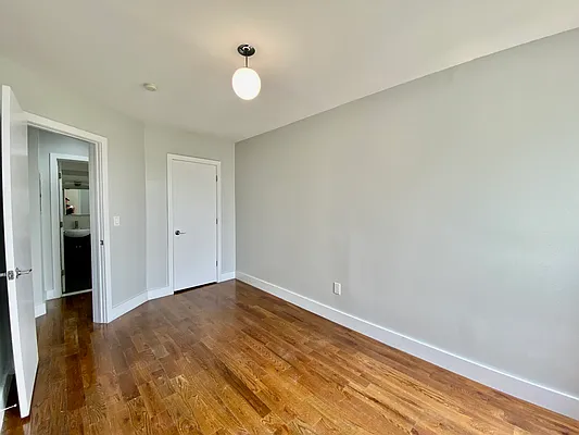 Rented by Compass | media 7