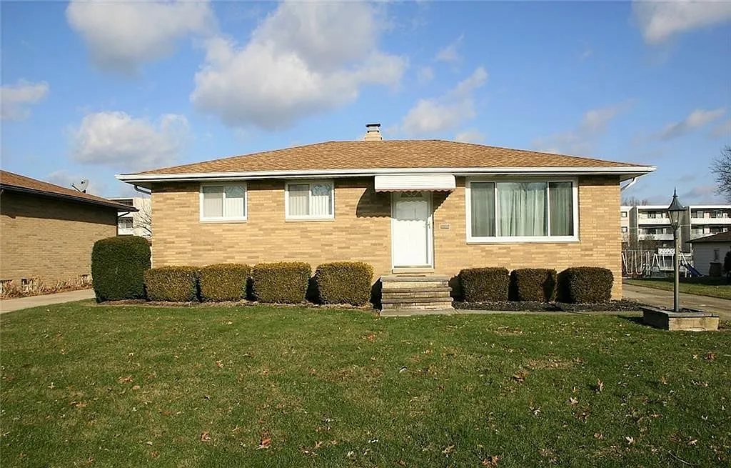 3 bed, 1074 sqft, $2,100 — Photo 1