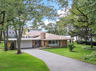 22 Hawley Ct, Grayslake, IL 60030