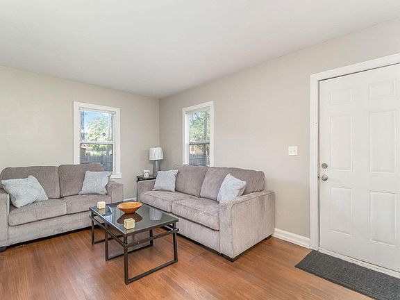 5th image of 8 Groveland St