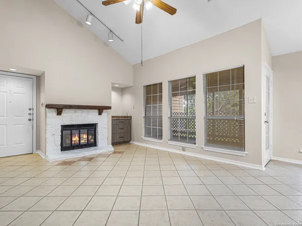 14745 Babcock Rd #204, San Antonio, TX 78249