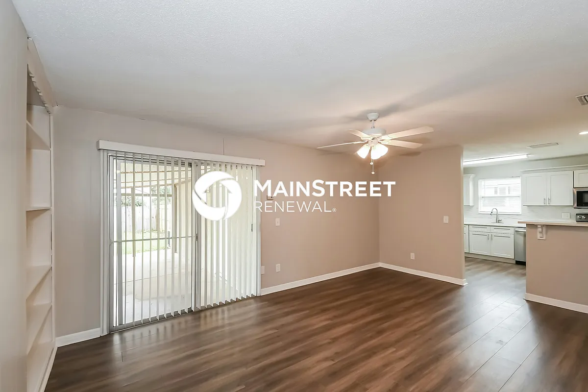 Living Room - 3952 Chestwood Ave