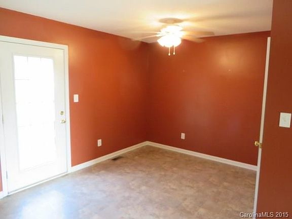 3rd image of 117 Broomsage Ln