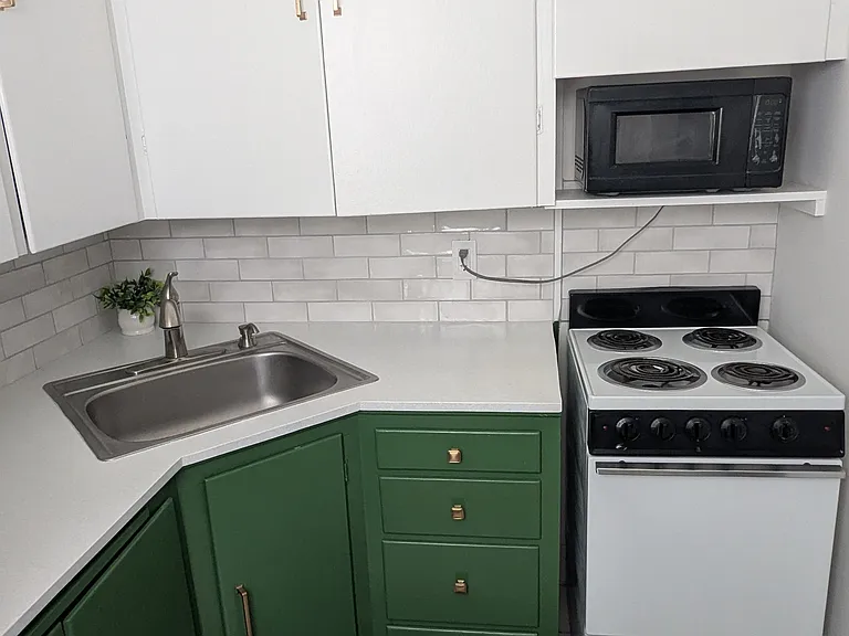 135 Oak St #3 — Photo 5