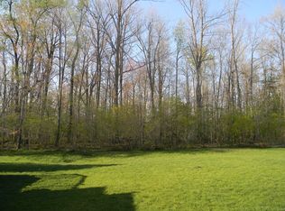 42 Creekwood Dr, Lancaster, NY 14086
