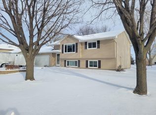 1504 Maple Ave, Buffalo, MN 55313