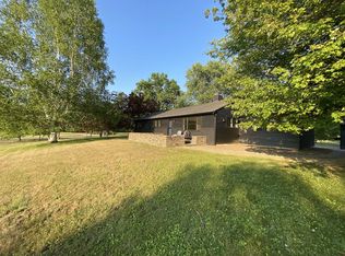 17 Pin Oak Dr, Red Hook, NY