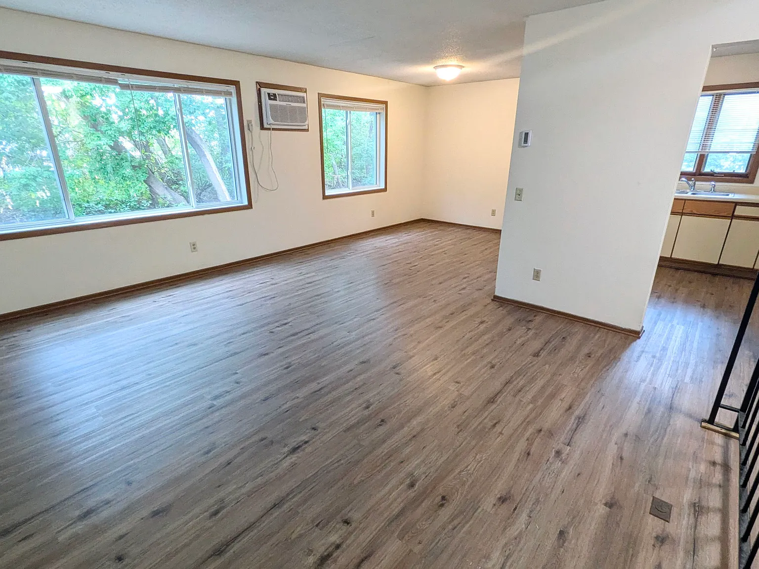 3 bed, 1100 sqft, $1,750 — Photo 2