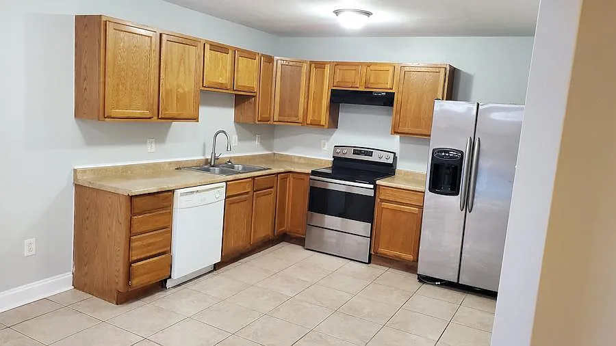3 bed, 1700 sqft, $1,495 — Photo 1
