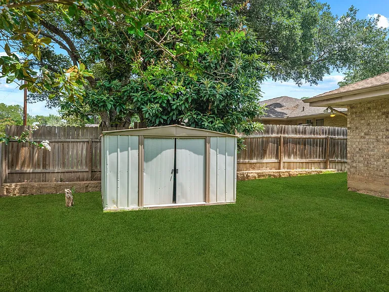 6015 Windhaven Dr — Photo 5