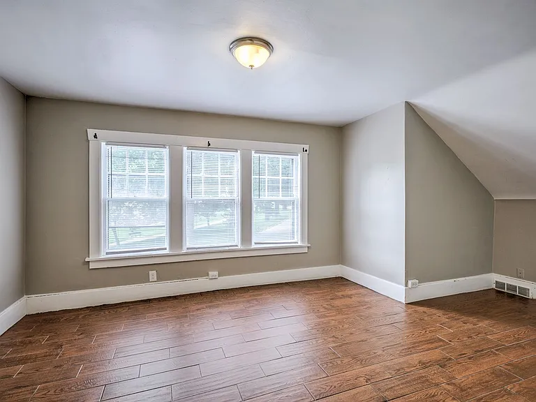 3314 Jackson St — Photo 4