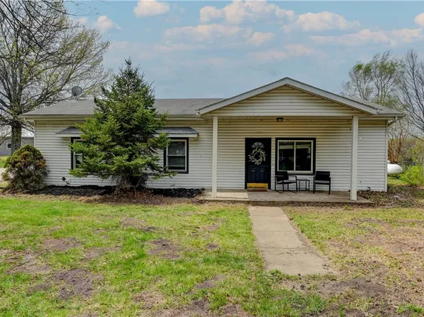 12010 S Moonlight Rd, Olathe, KS 66061
