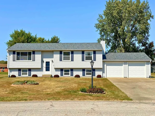150 E Sycamore Ln, Frankfort, IN 46041