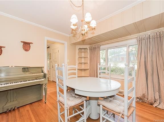 4th image of 5622 Preston Ln