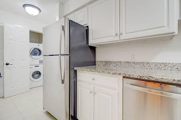 kitchen and w/d