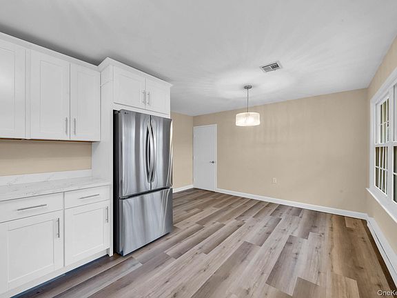 4th image of 380 Woodbridge Drive #D
