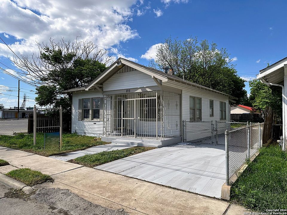 1st image of 815 STEVES AVE