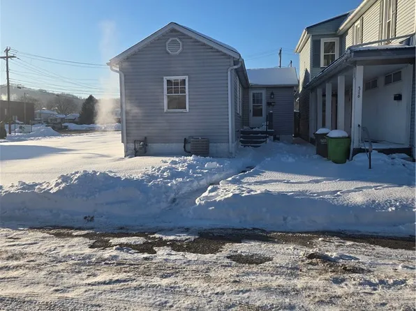 318 Bank St, Dennison, OH 44621