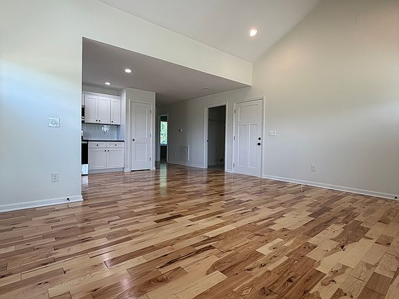4th image of 1338 Magnolia Grove Rd